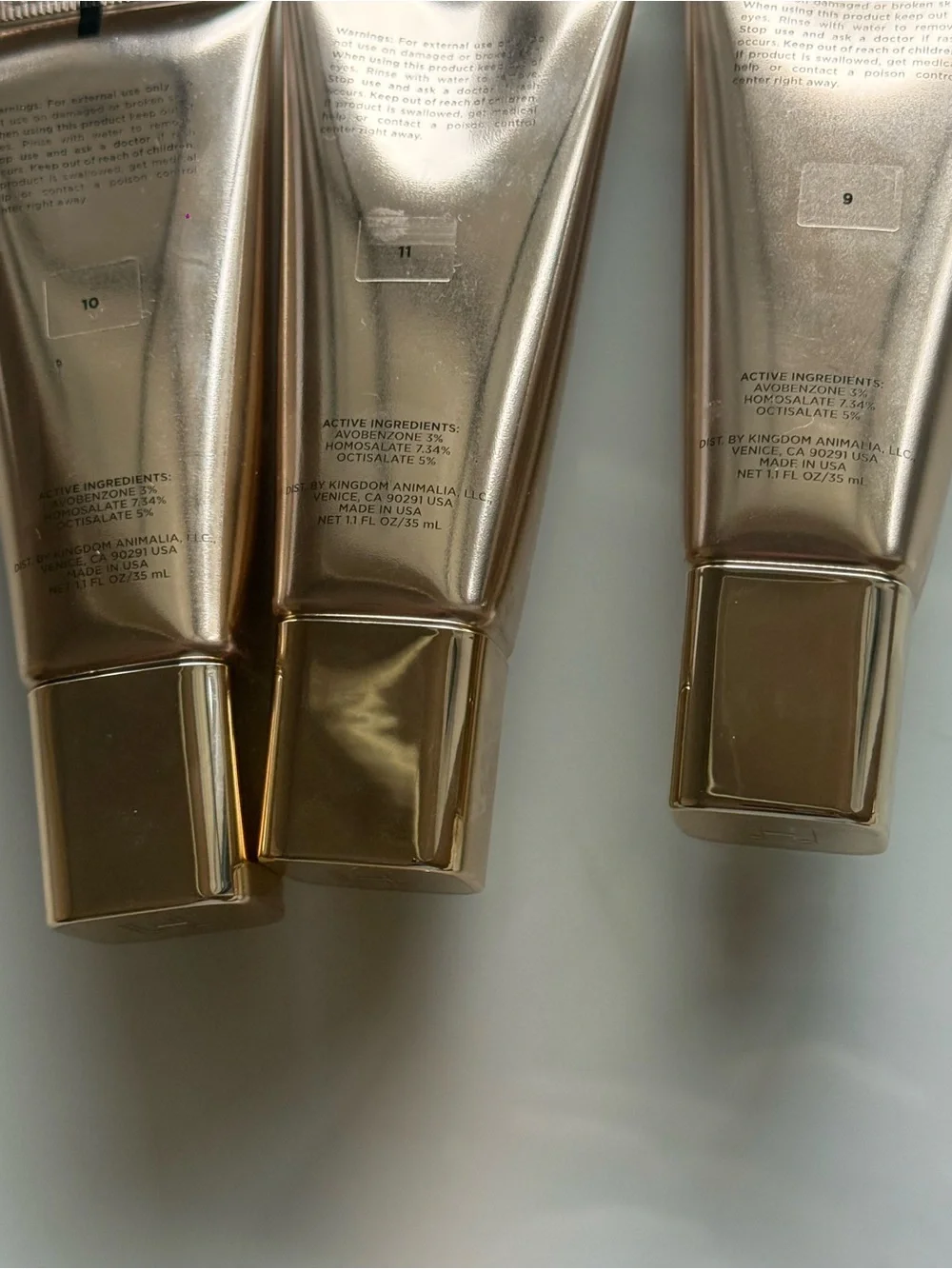 Hourglass luminous Glow foundation